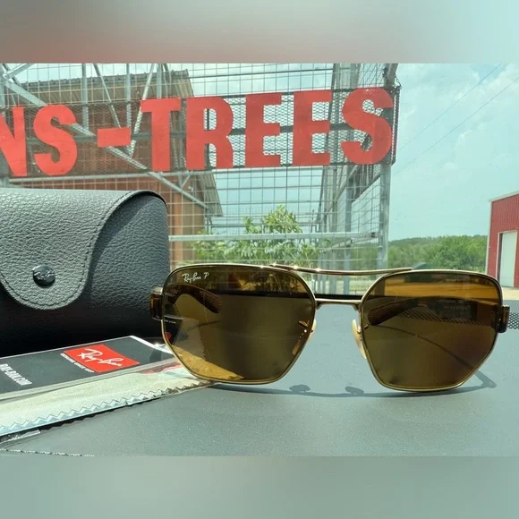 Ray-Ban Polarized Sunglasses with Case - Picture 2 of 6